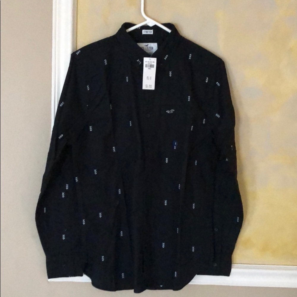 2 long sleeve button down shirts w/ front pockets
